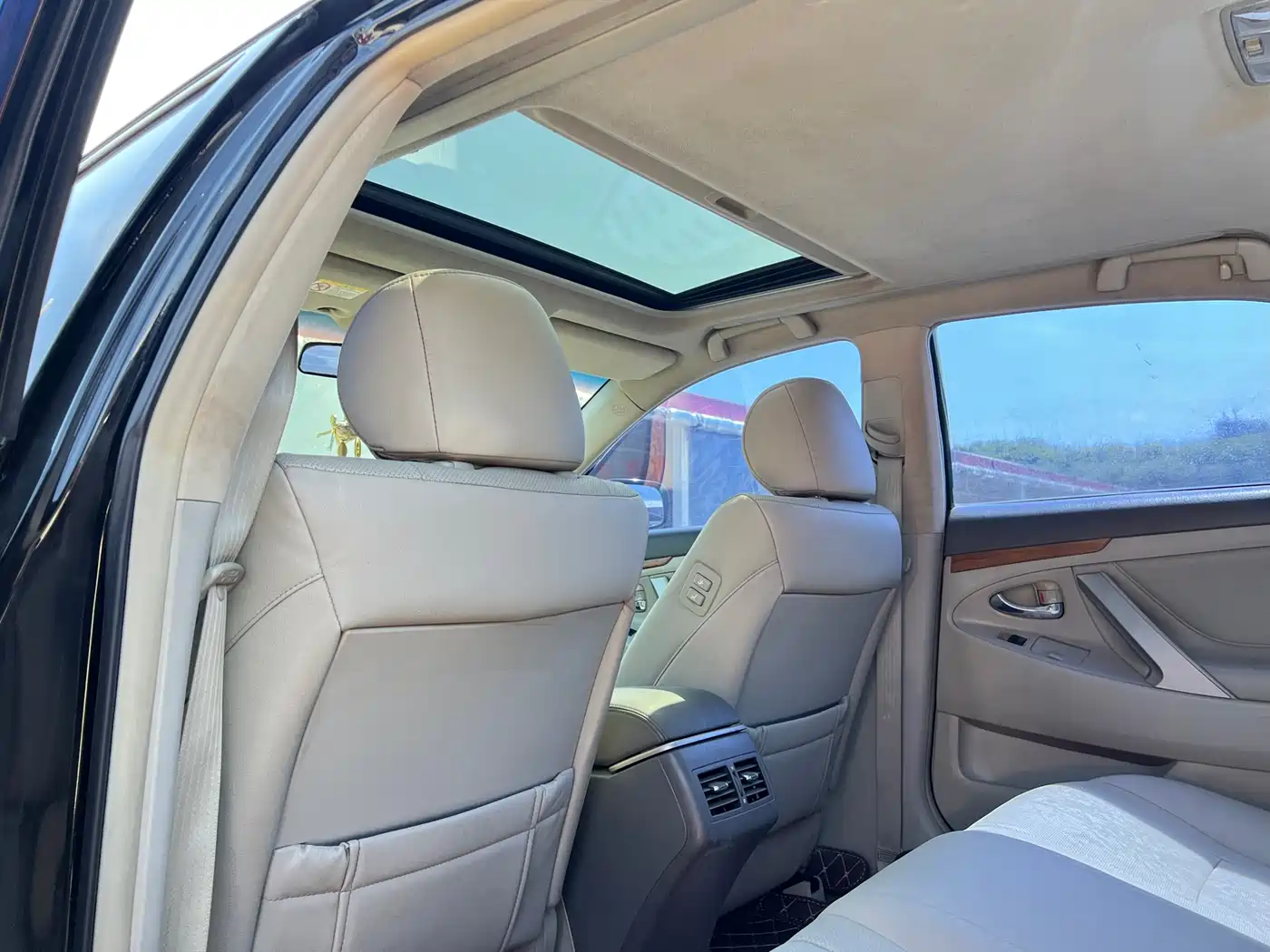 Toyota Camry 2011 240G Luxury Anniversary Edition фото 16