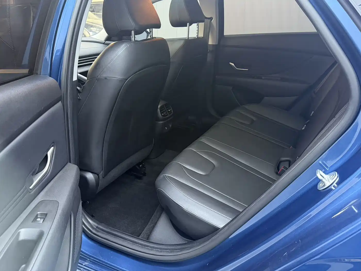 Hyundai Elantra 2023 1.5L CVT GLX Elite Edition фото 8