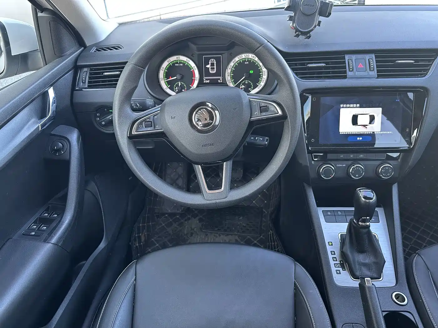 Škoda Octavia 2021 1.5L Automatic Comfort фото 2