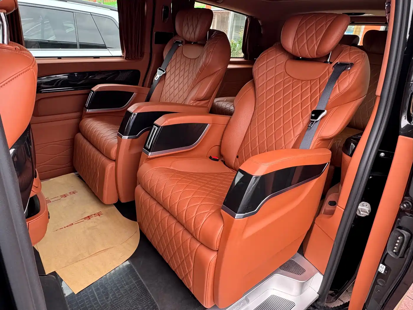 Mercedes-Benz Vito 2023 2.0T Business 7-Seater фото 6