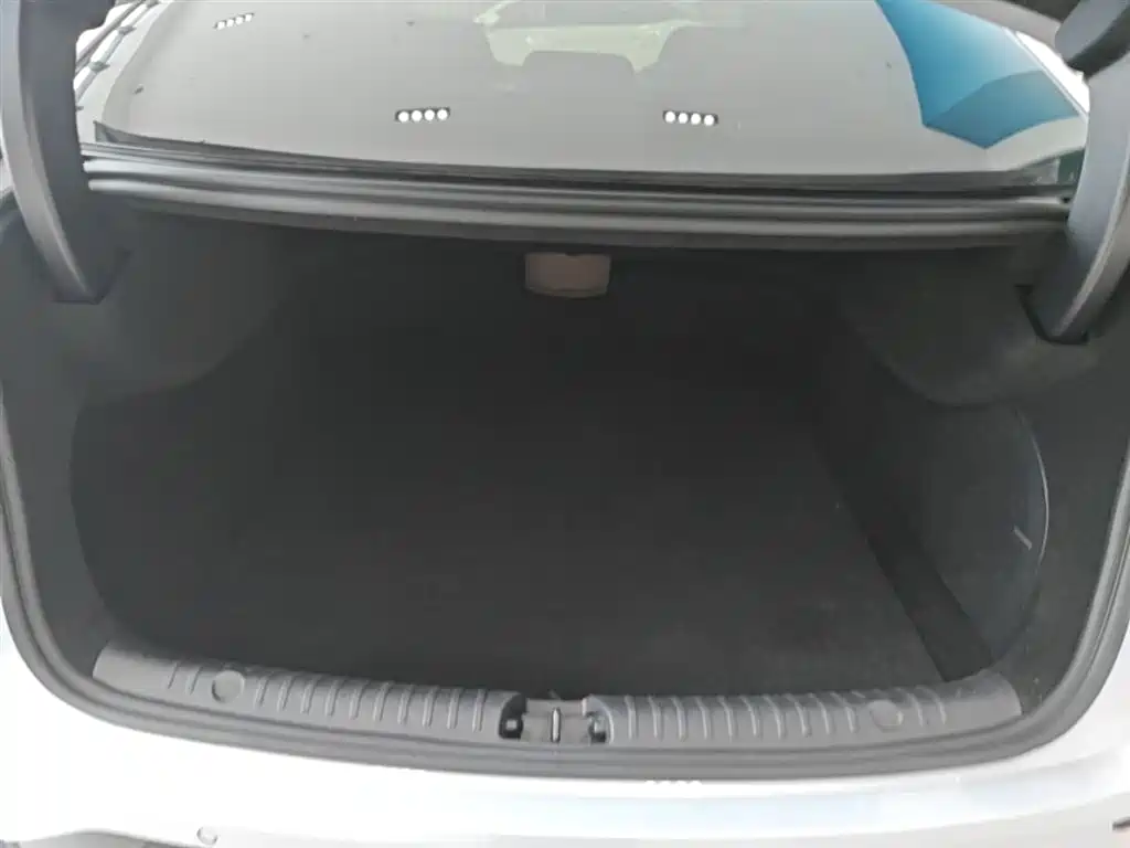 BYD Han 2025 DM-i 125KM Honor фото 19