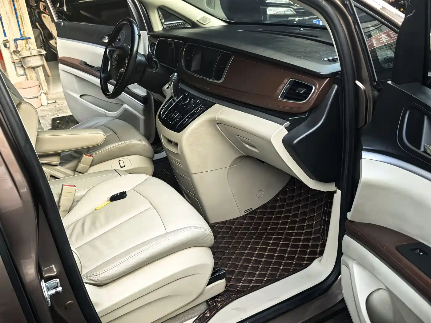 Buick GL8 2018 28T Luxury Model China VI фото 10