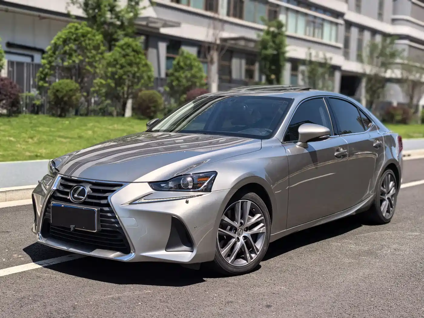 Lexus IS 2017 300 Leading Edition