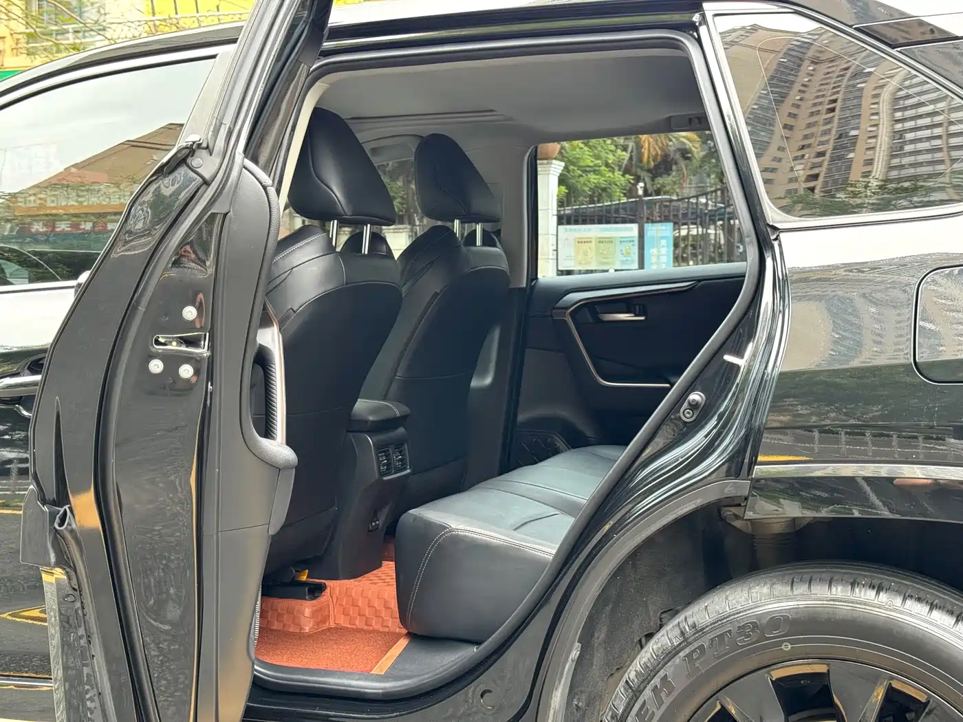 Toyota Wildlander 2022 2.0L CVT 2WD Knight Edition фото 12