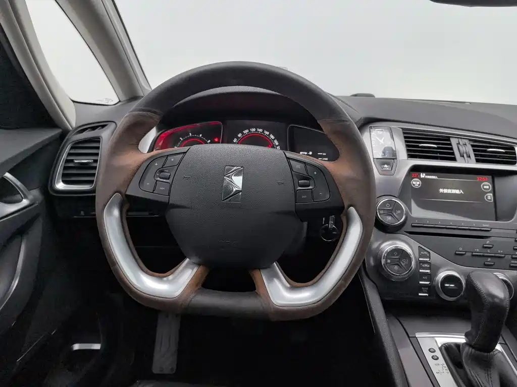 DS 5 2015 2014 1.6T Luxury THP160