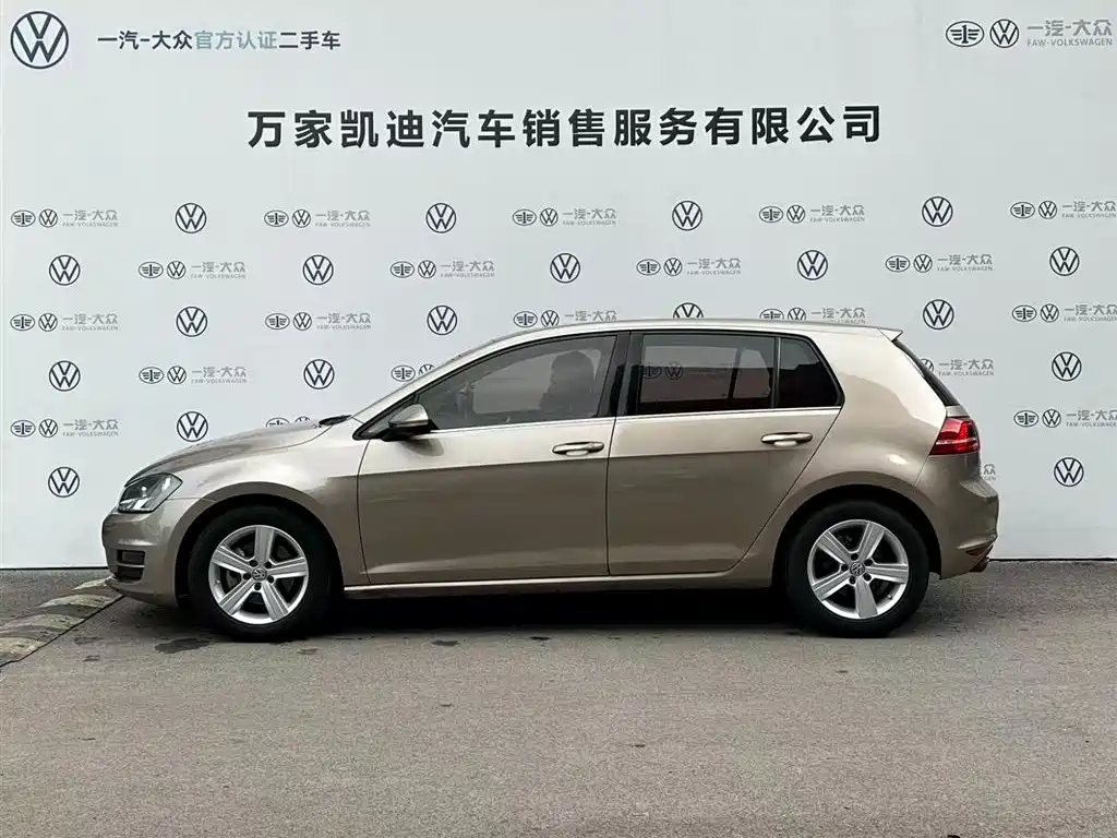 Volkswagen Golf 2017 230TSI Auto Comfort Millionth Anniversary Edition фото 3