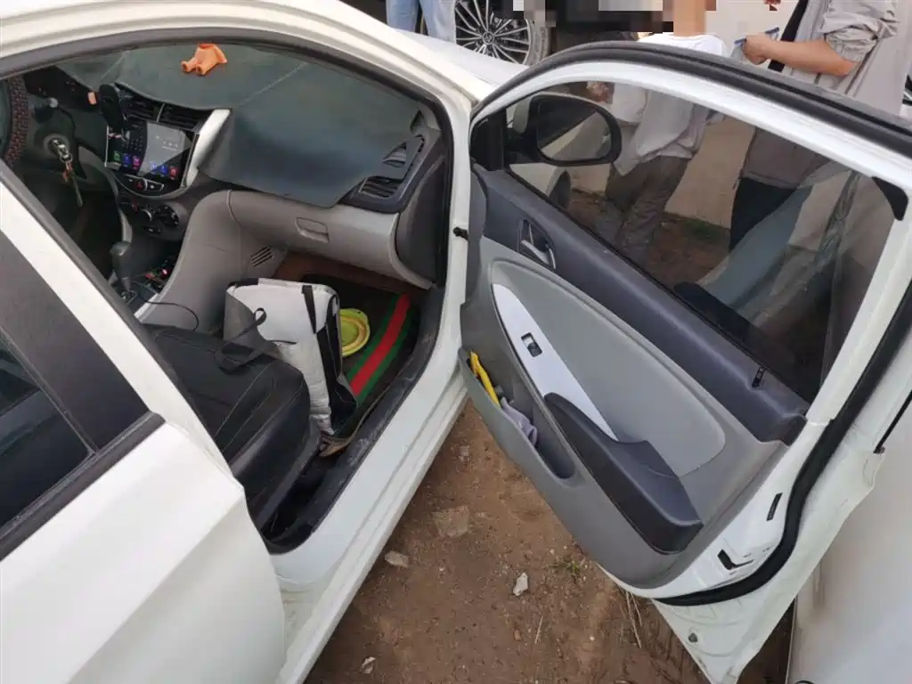 Hyundai Verna 2016 1.4L Automatic Smart GLS фото 19