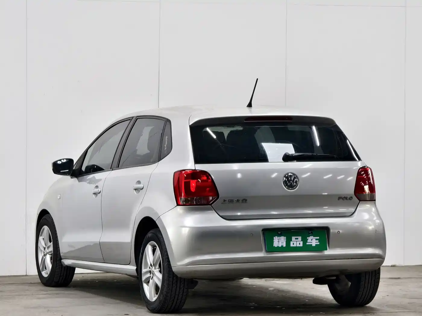 Volkswagen Polo 2011 1.4L Automatic Style Edition фото 6