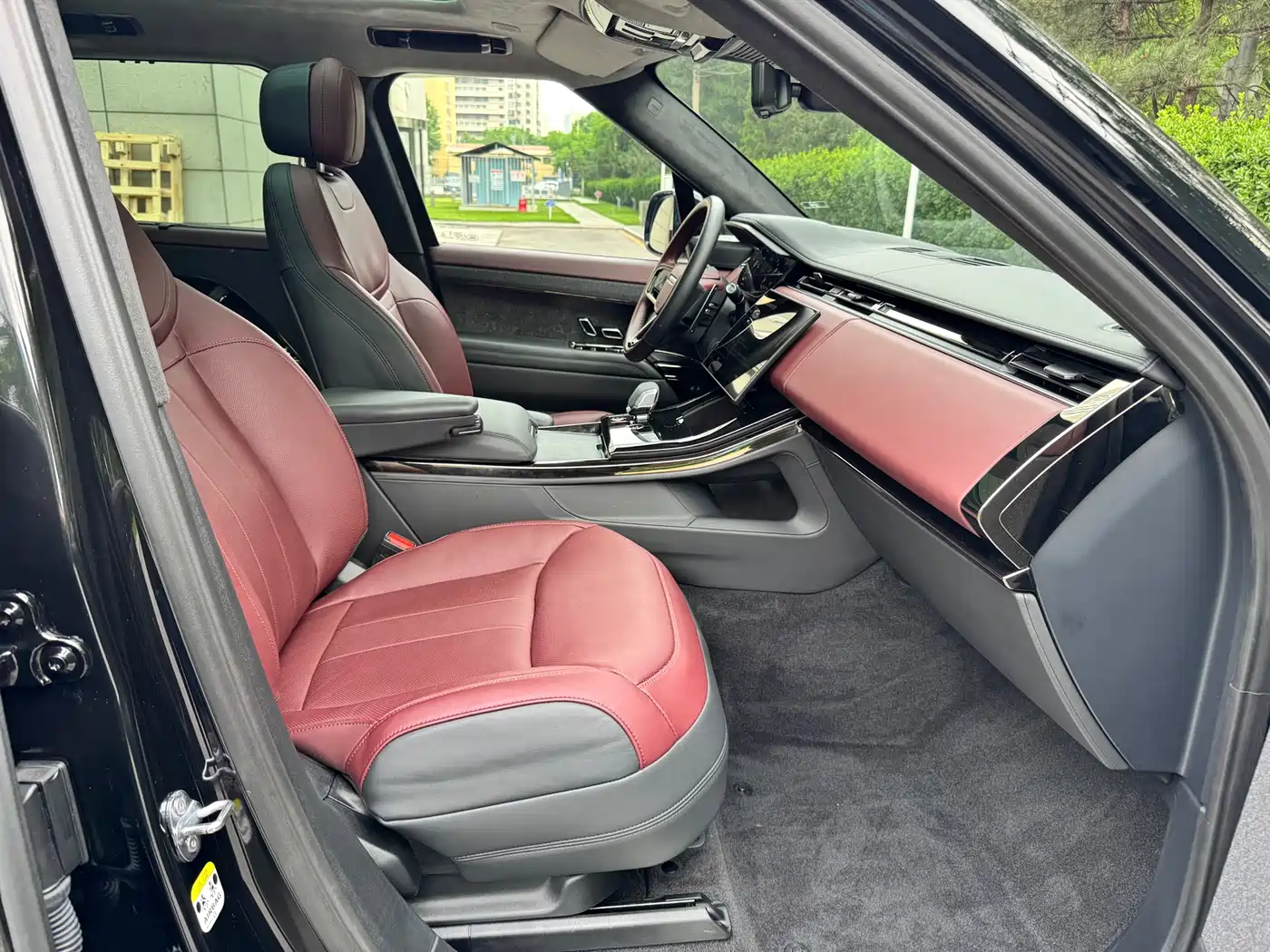 Land Rover Range Rover Sport 2024 400PS Exemplary Edition фото 21
