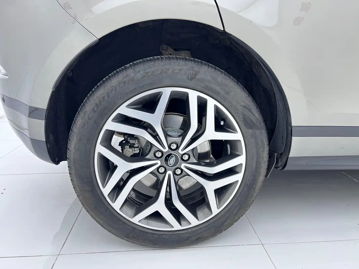 Land Rover Range Rover Evoque 2021 Range Rover Evoque L 249PS R-Dynamic S Performance Edition фото 24