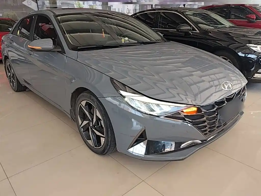 Hyundai Elantra 2022 1.5L CVT GLX Elite Edition фото 4