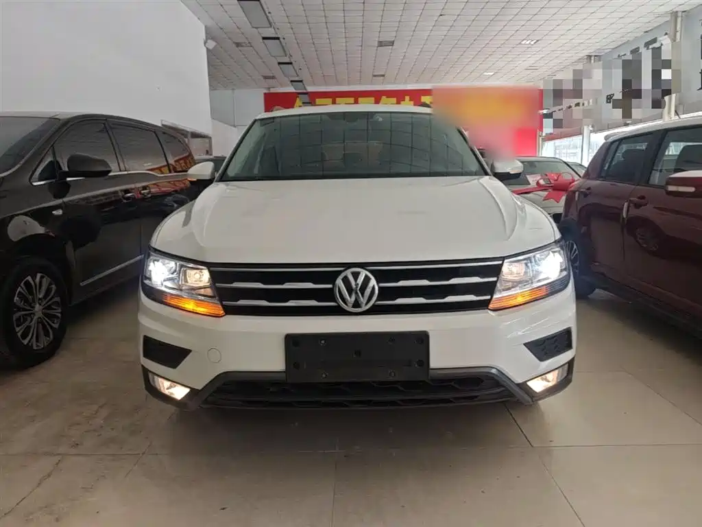Volkswagen Tiguan L 2017 330TSI Automatic 2WD Trend Edition фото 3