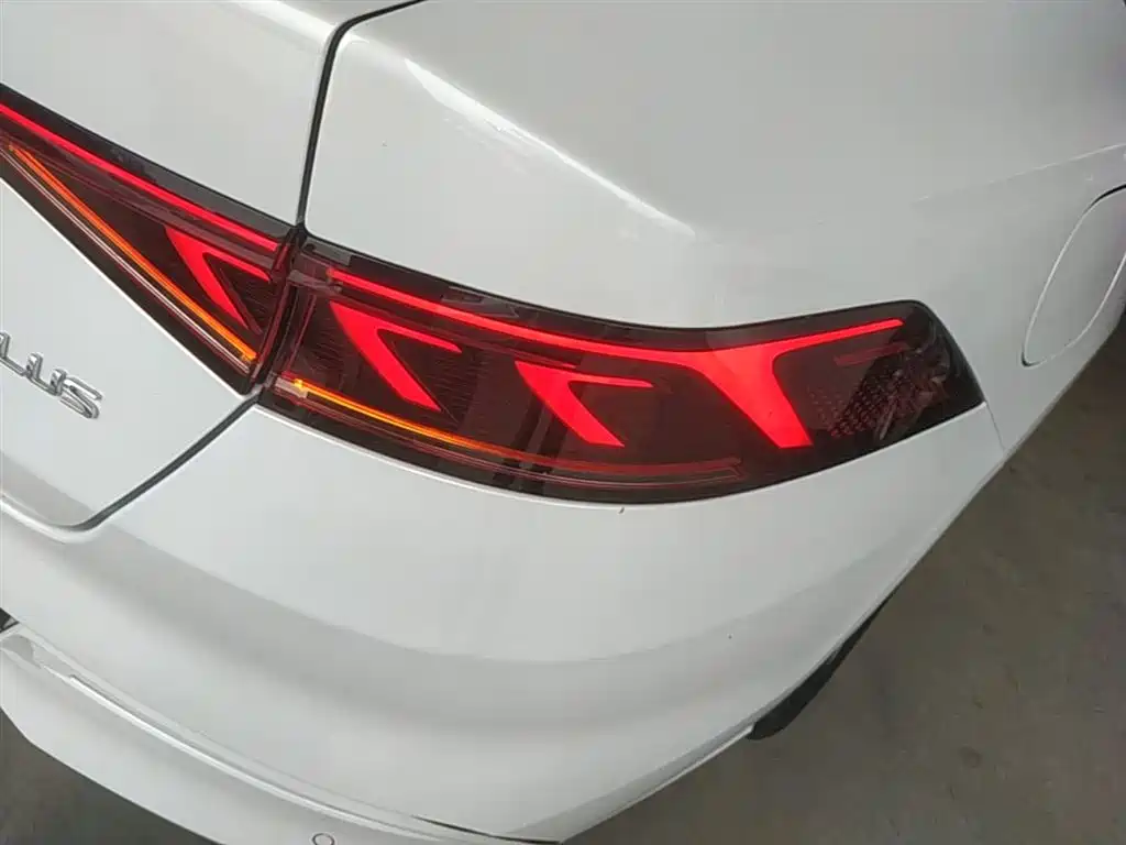 BYD Qin PLUS 2024 Glory Edition DM-i 55KM Leading фото 8