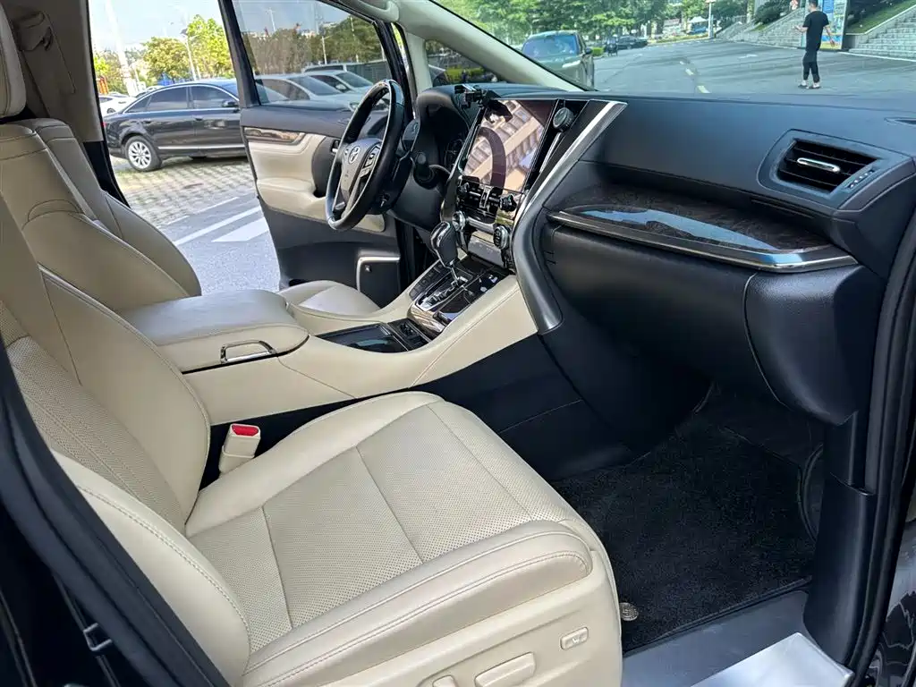 Toyota Alphard 2021 Hybrid 2.5L Premium фото 23