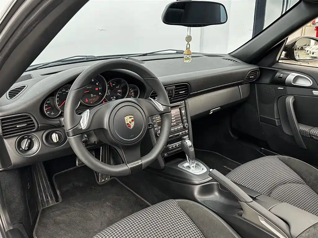 Porsche 911 2010 Carrera 3.6L фото 9