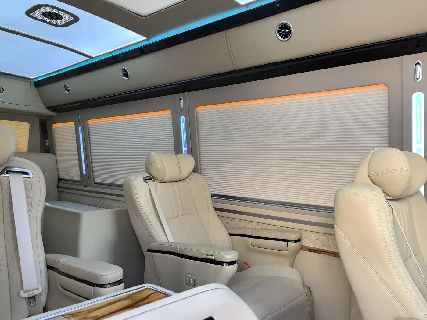 Toyota Coaster 2019 4.0L Luxury Vehicle GRB53L-ZCMEK 20-seater 9GR фото 9