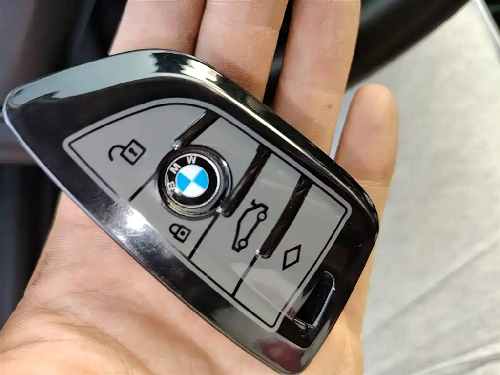 BMW 3 Series 2022 325Li M Sport Shadow Edition фото 9