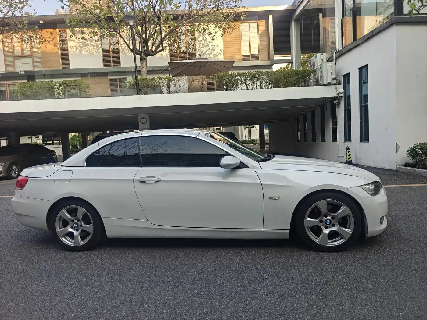 BMW 3 Series (Import) 2009 Model 325i Convertible фото 10