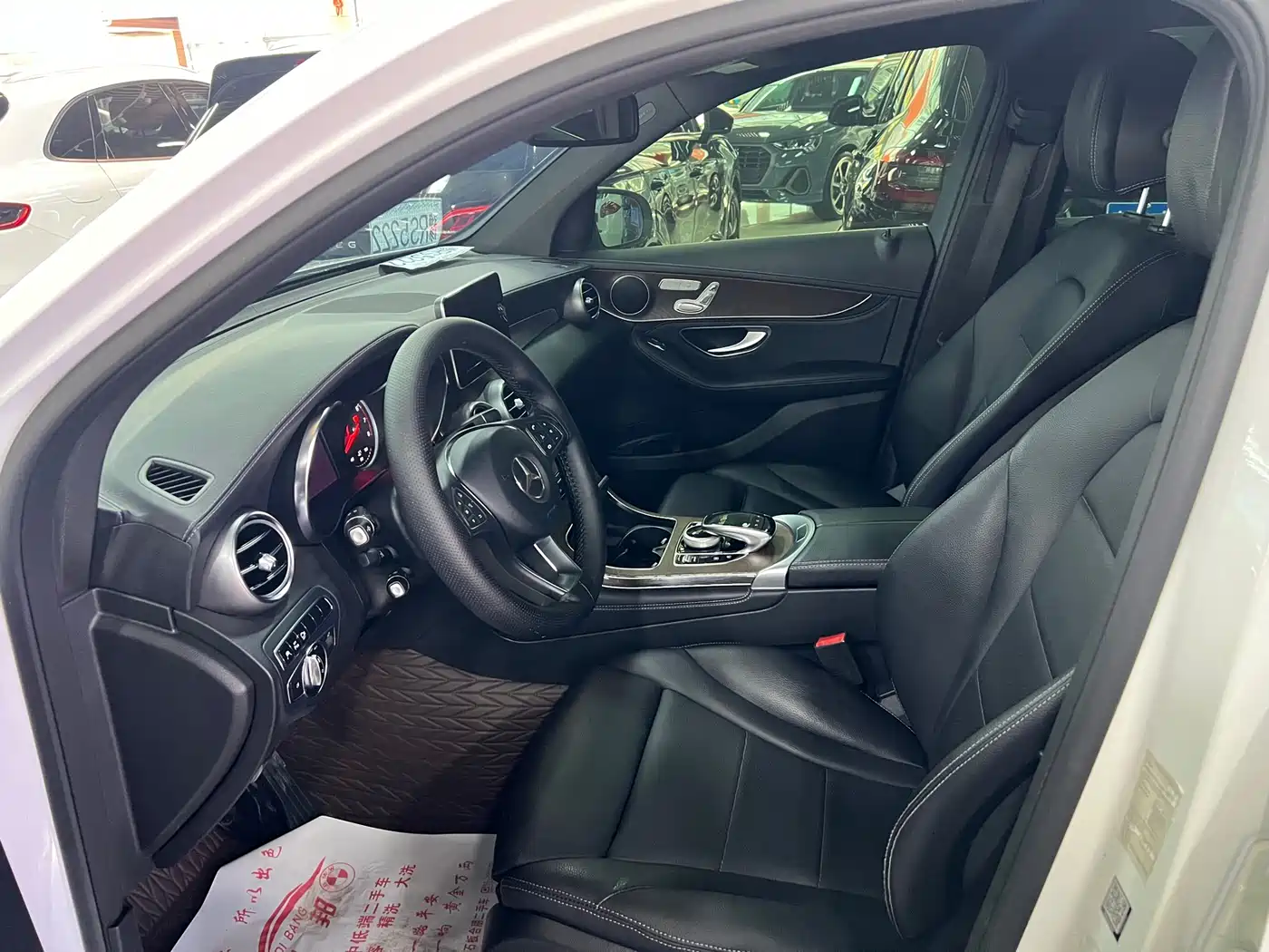 Mercedes-Benz GLC 2016 GLC 300 4MATIC Dynamic фото 4