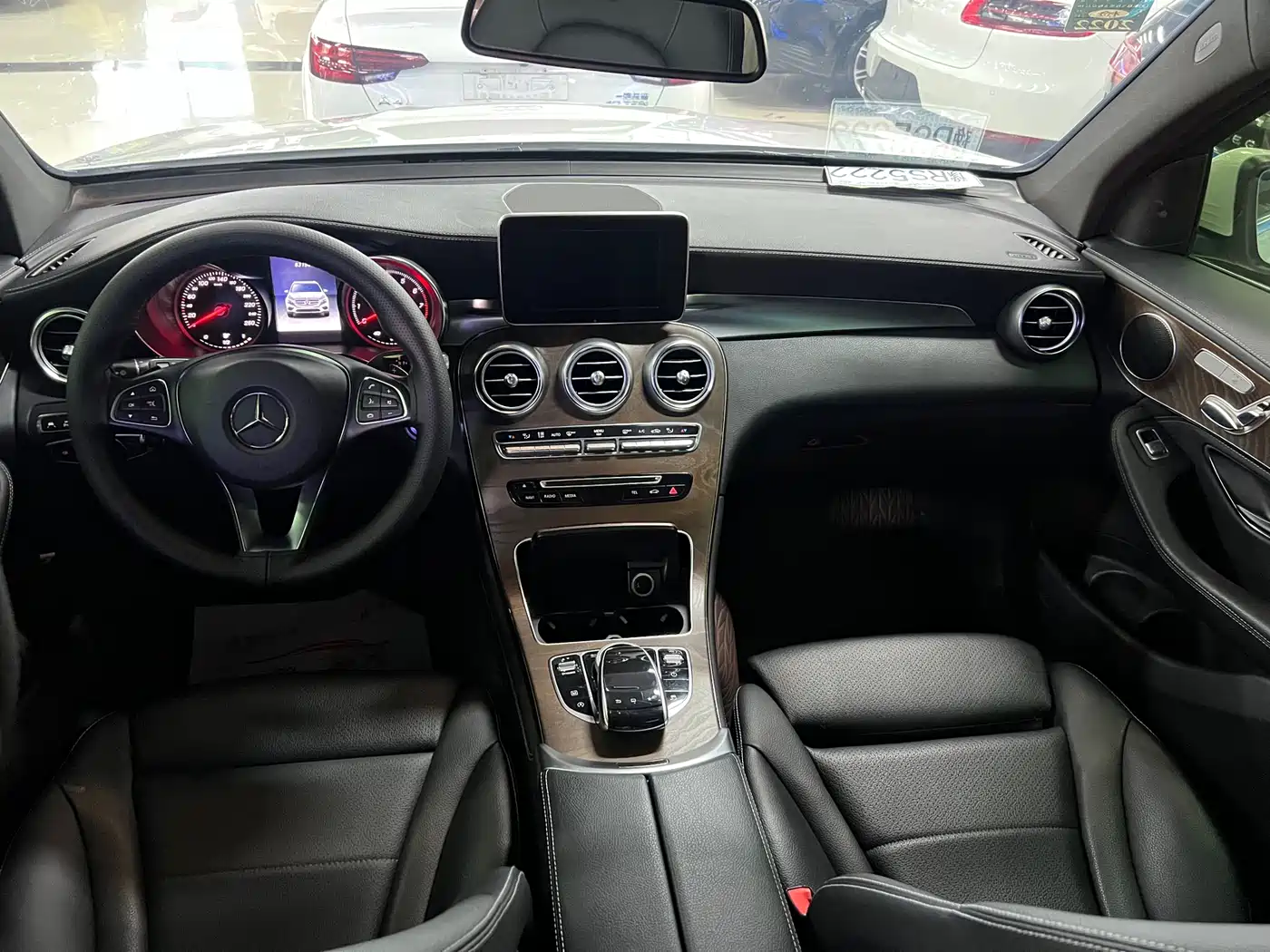 Mercedes-Benz GLC 2016 GLC 300 4MATIC Dynamic фото 6