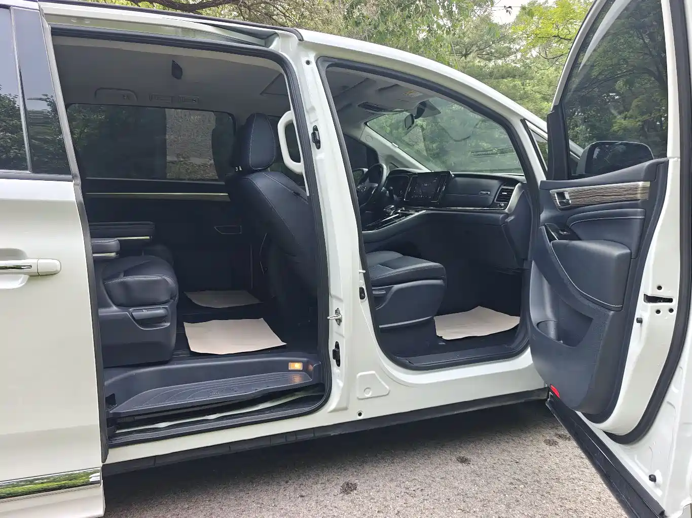 GAC Trumpchi Trumpchi M8 2024 Leadershow Series 390T Luxury Edition фото 17