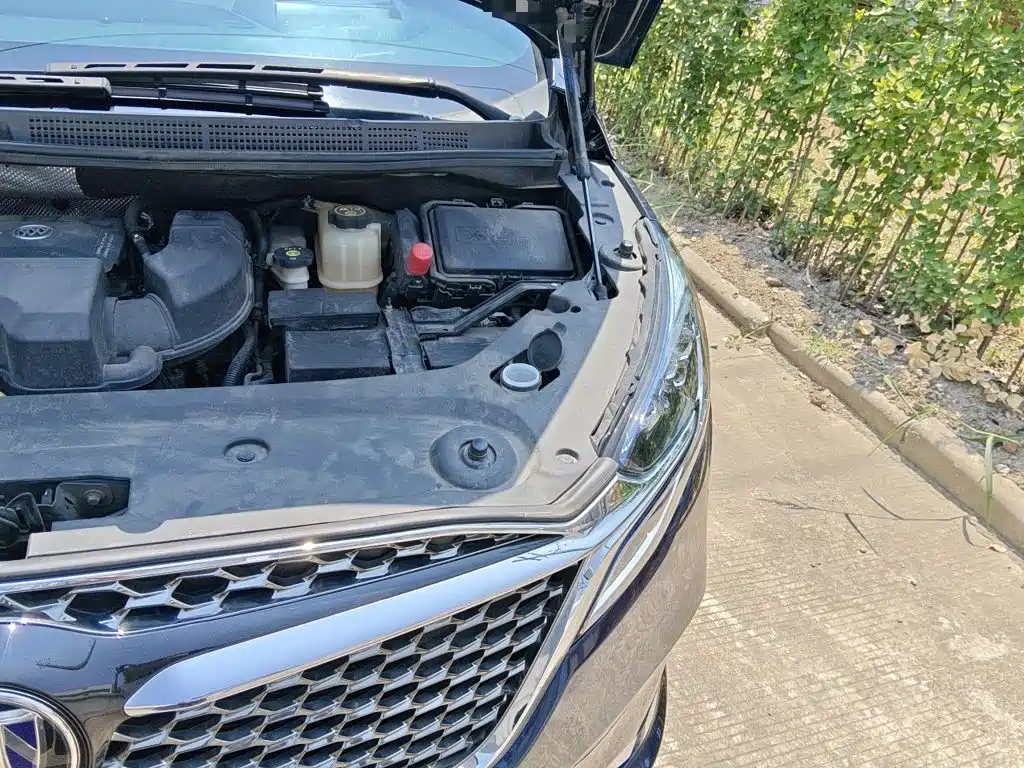 Фото 22 - Buick GL8