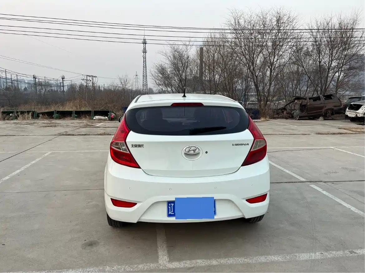 Hyundai Reina 2014 Model 1.4L Automatic GLX фото 8