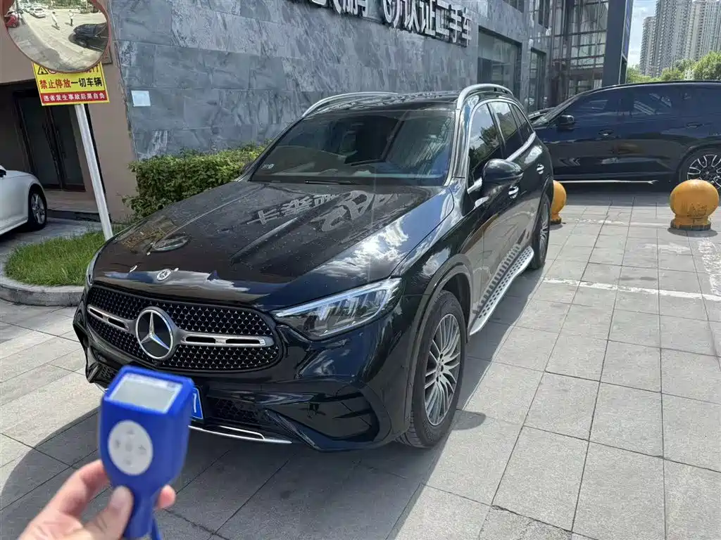 MERCEDES-BENZ GLC