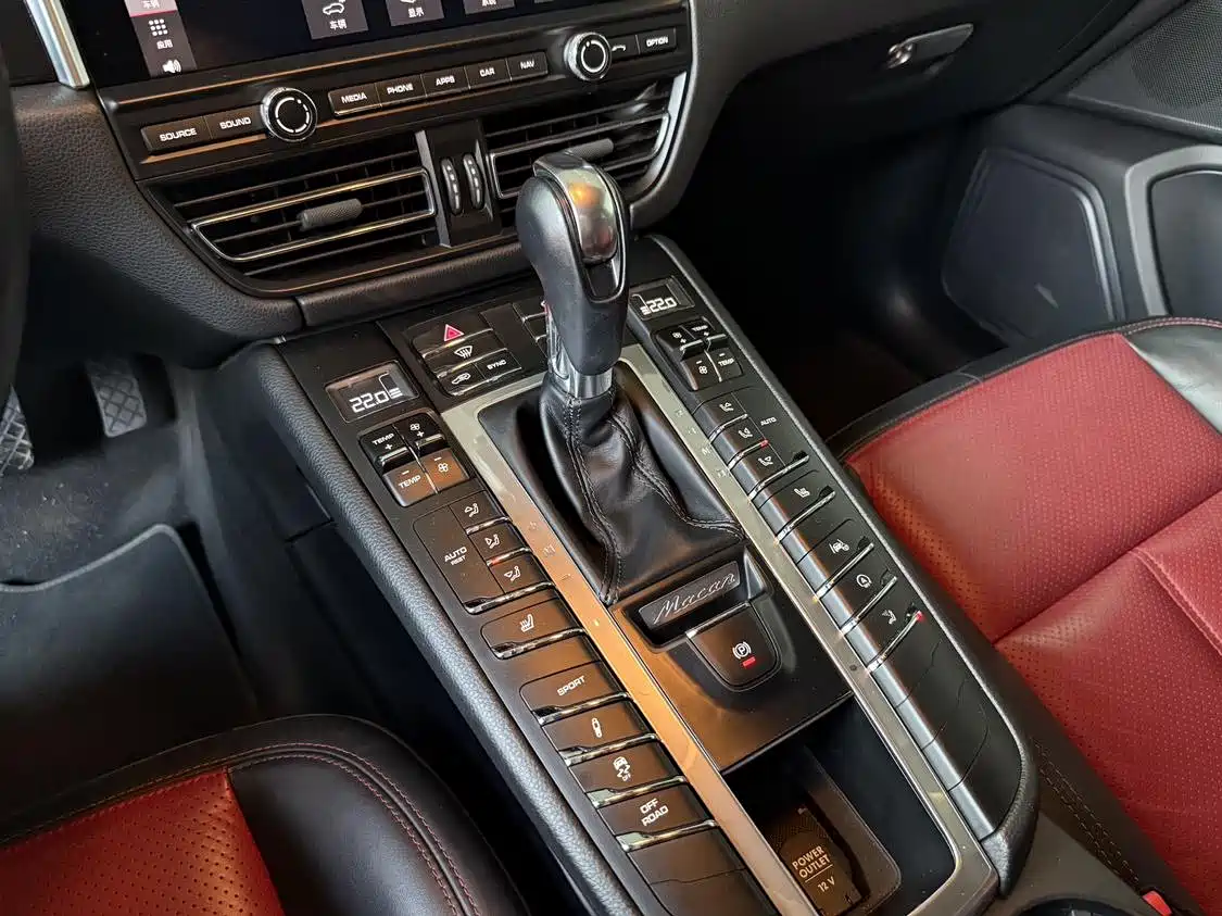 Porsche Macan 2018 Macan 2.0T фото 9