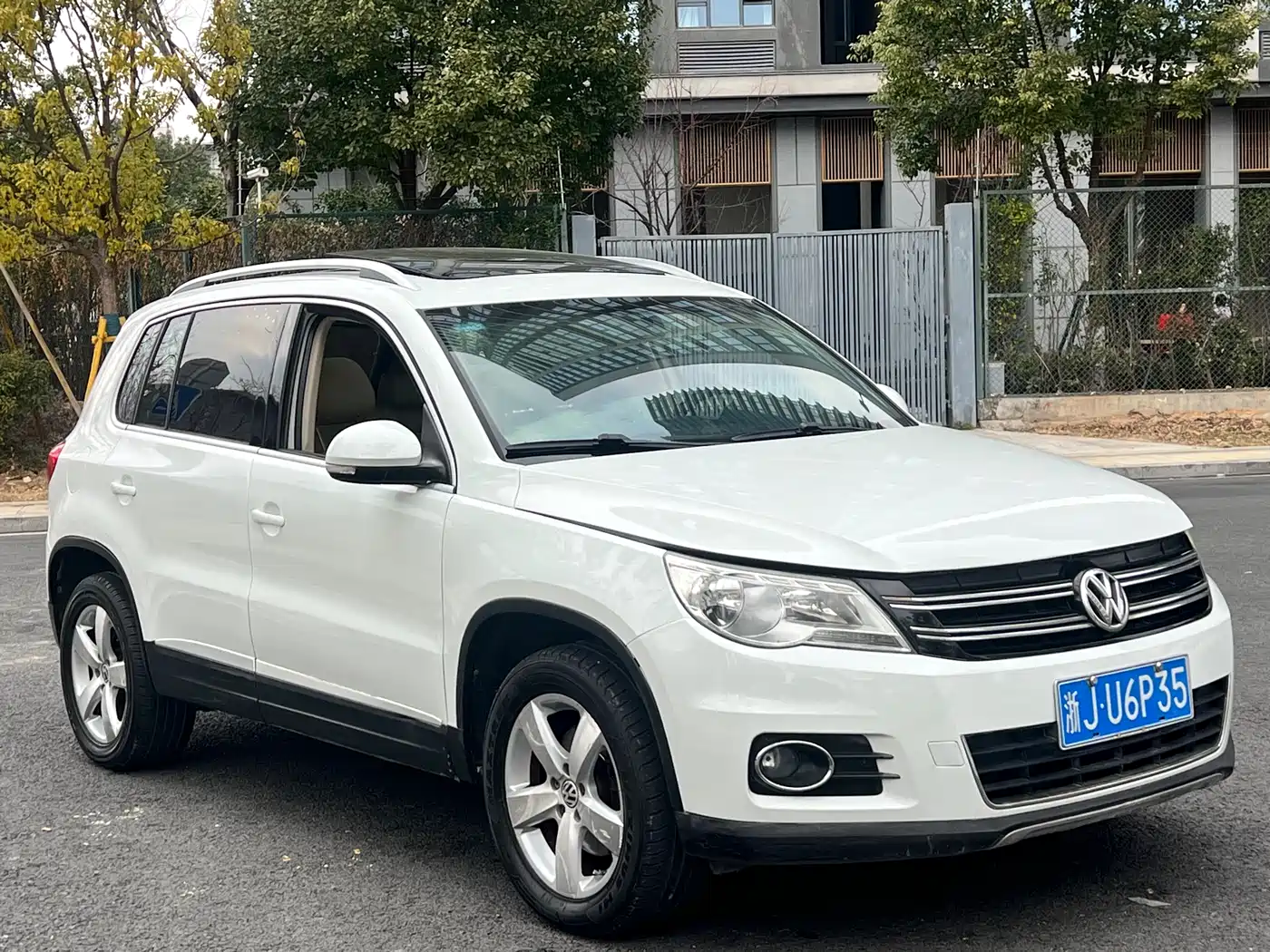 Volkswagen Tiguan 2012 2.0TSI Automatic 4WD Elite Edition фото 3