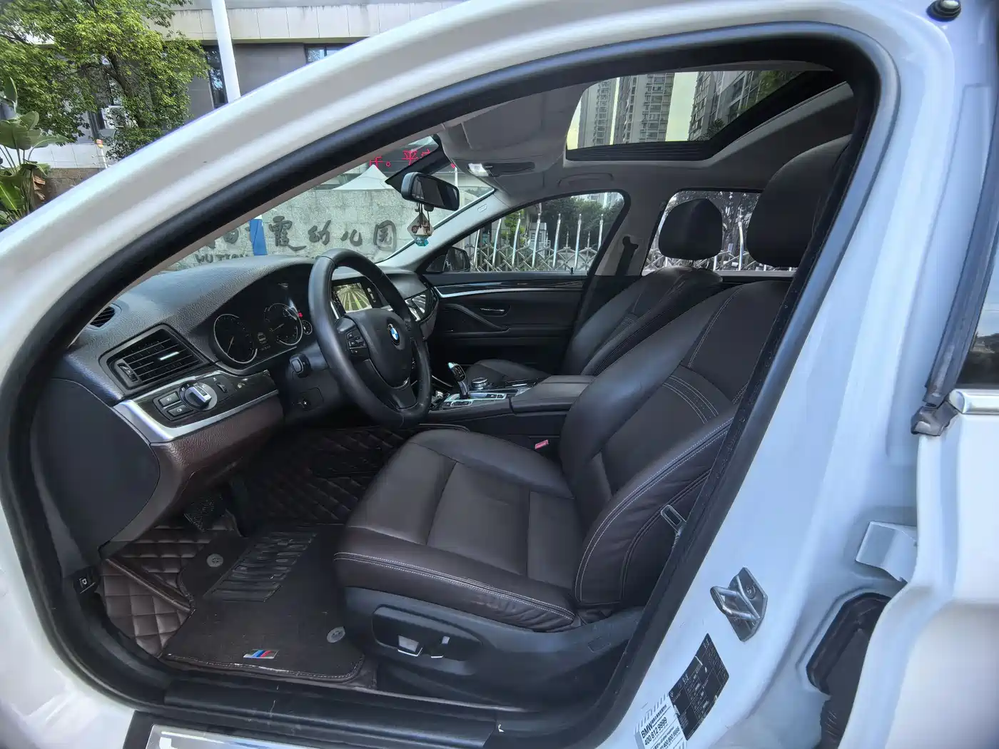 BMW 5 Series 2014 525Li Luxury Design Package фото 7