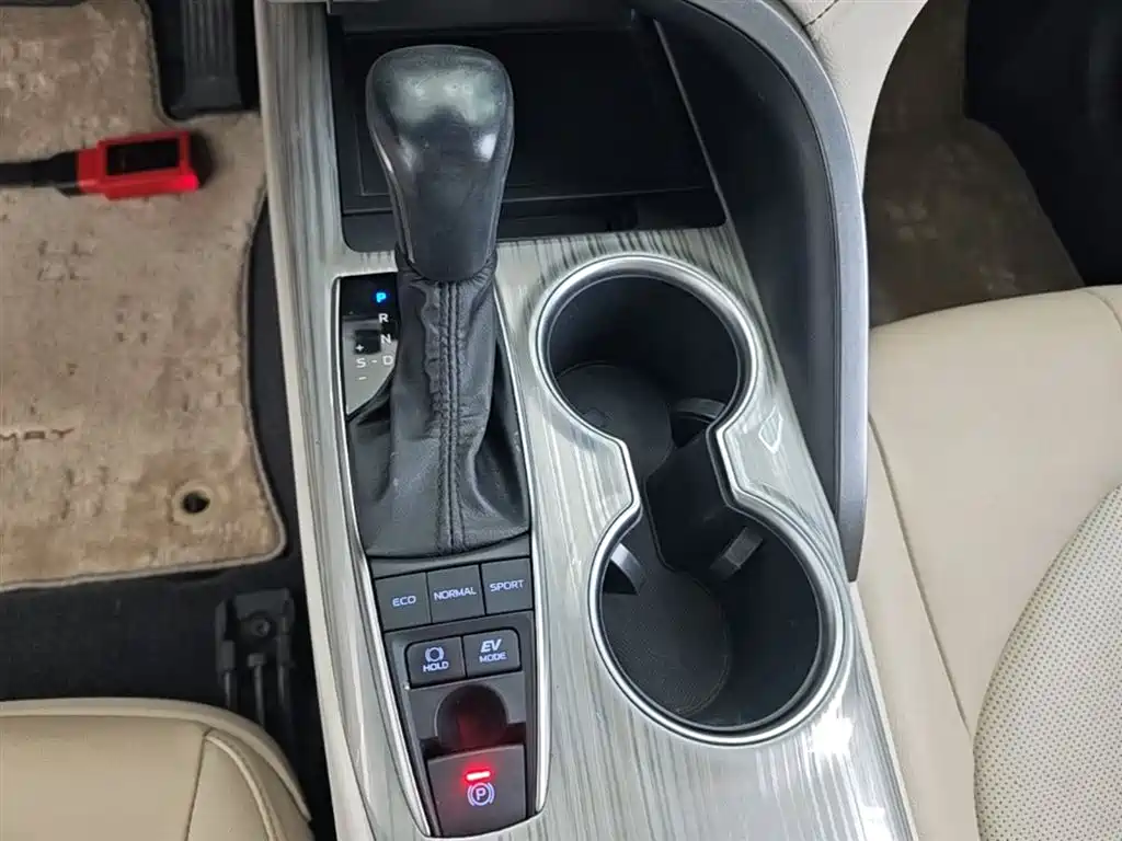 Toyota Camry 2019 Facelift Hybrid 2.5HG Luxury Edition фото 14