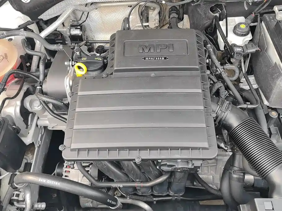 Volkswagen Sagitar 2018 1.6L Automatic Comfort фото 10