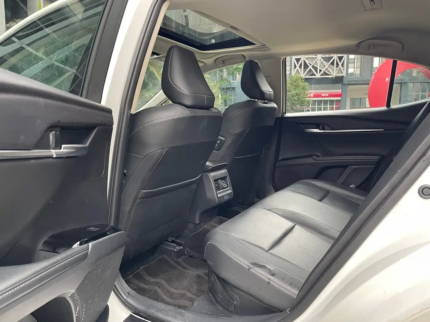 Toyota Camry 2024 Hybrid 2.0HGVP Luxury Edition фото 8