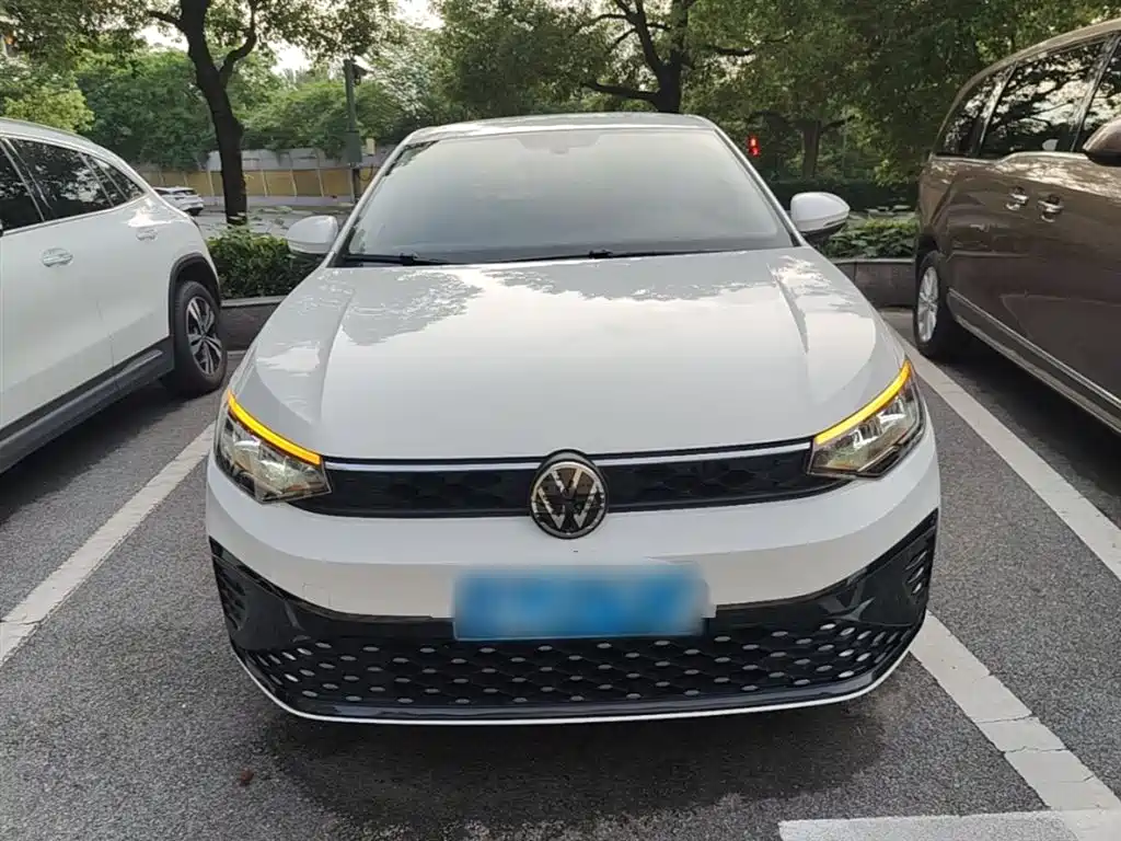 Volkswagen Lavida 2023 New Sharp 1.5L Auto Premium Edition фото 3