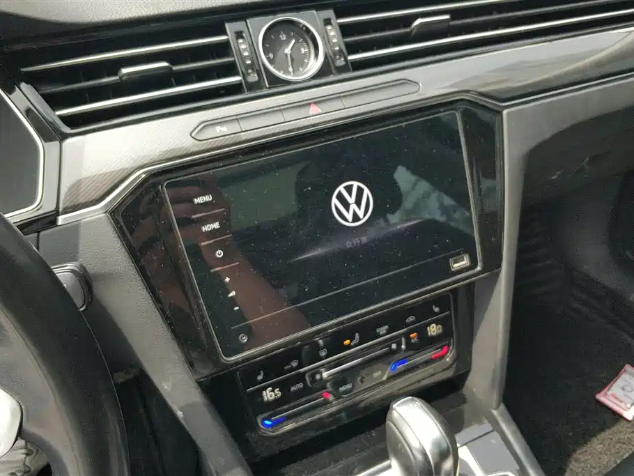 Volkswagen Magotan 2020 330TSI DSG Leading фото 13