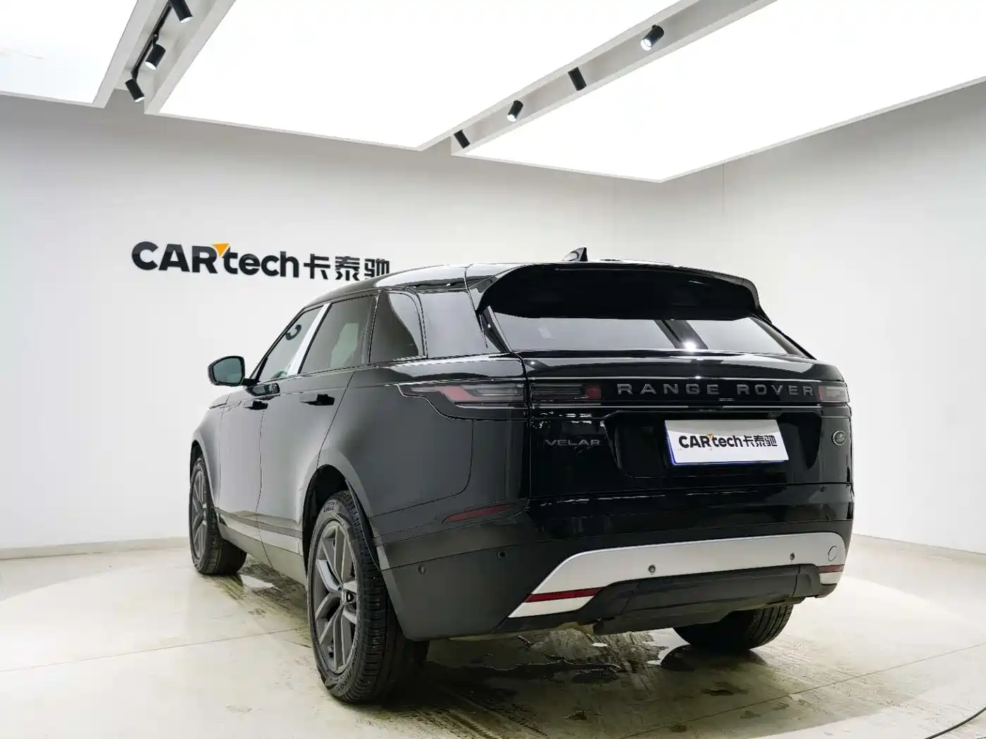 Land Rover Range Rover Velar 2024 S фото 14