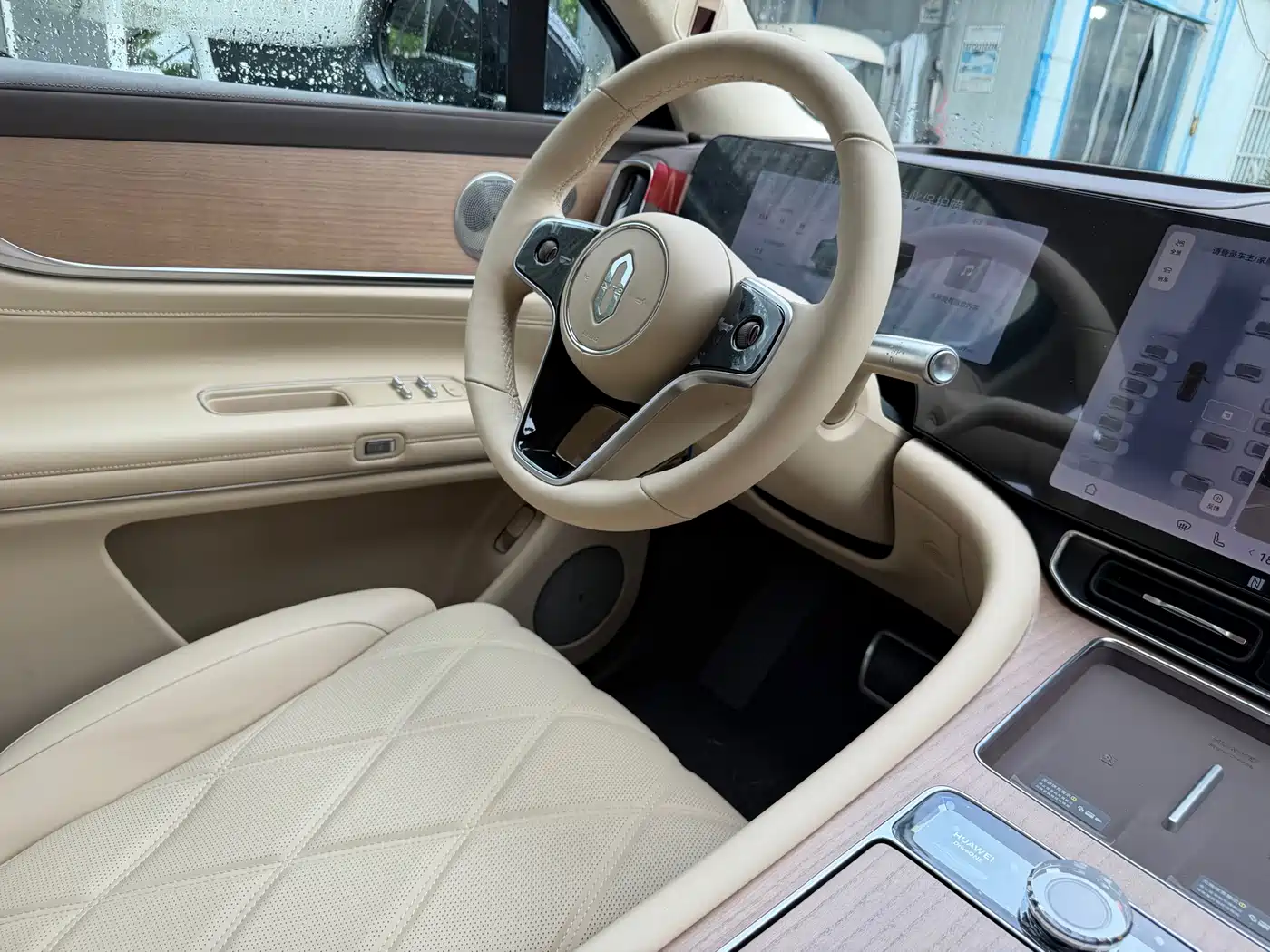 AITO Wenjie AITO M9 2026 Extended Range Ultra Edition 52kWh 6-seater фото 22