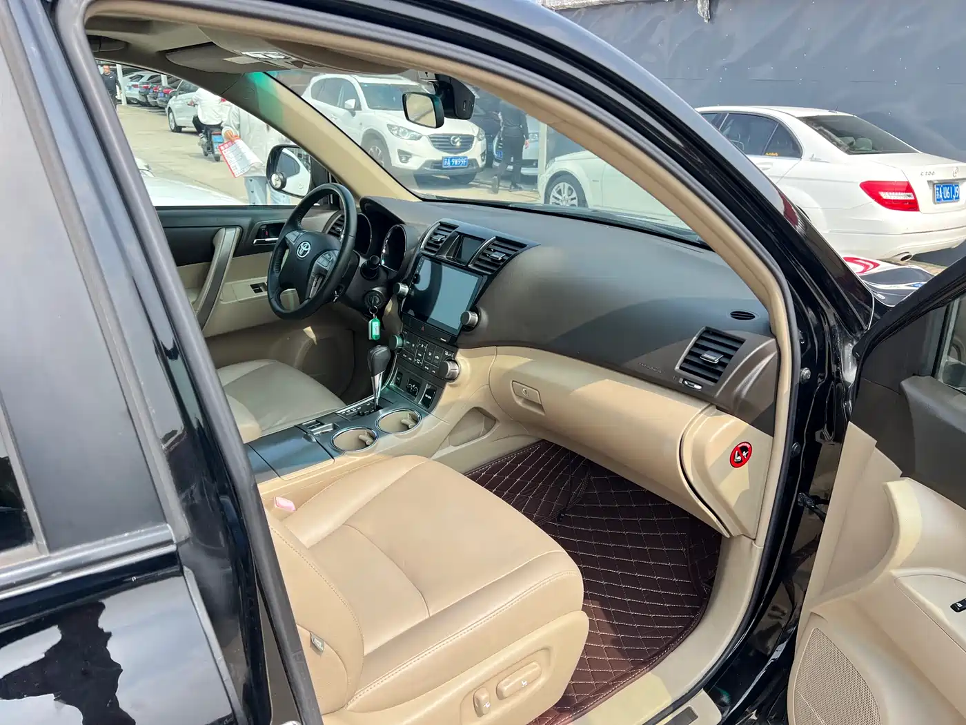 Toyota Highlander 2011 2.7L 2WD 7-seat Luxury Navigation фото 15