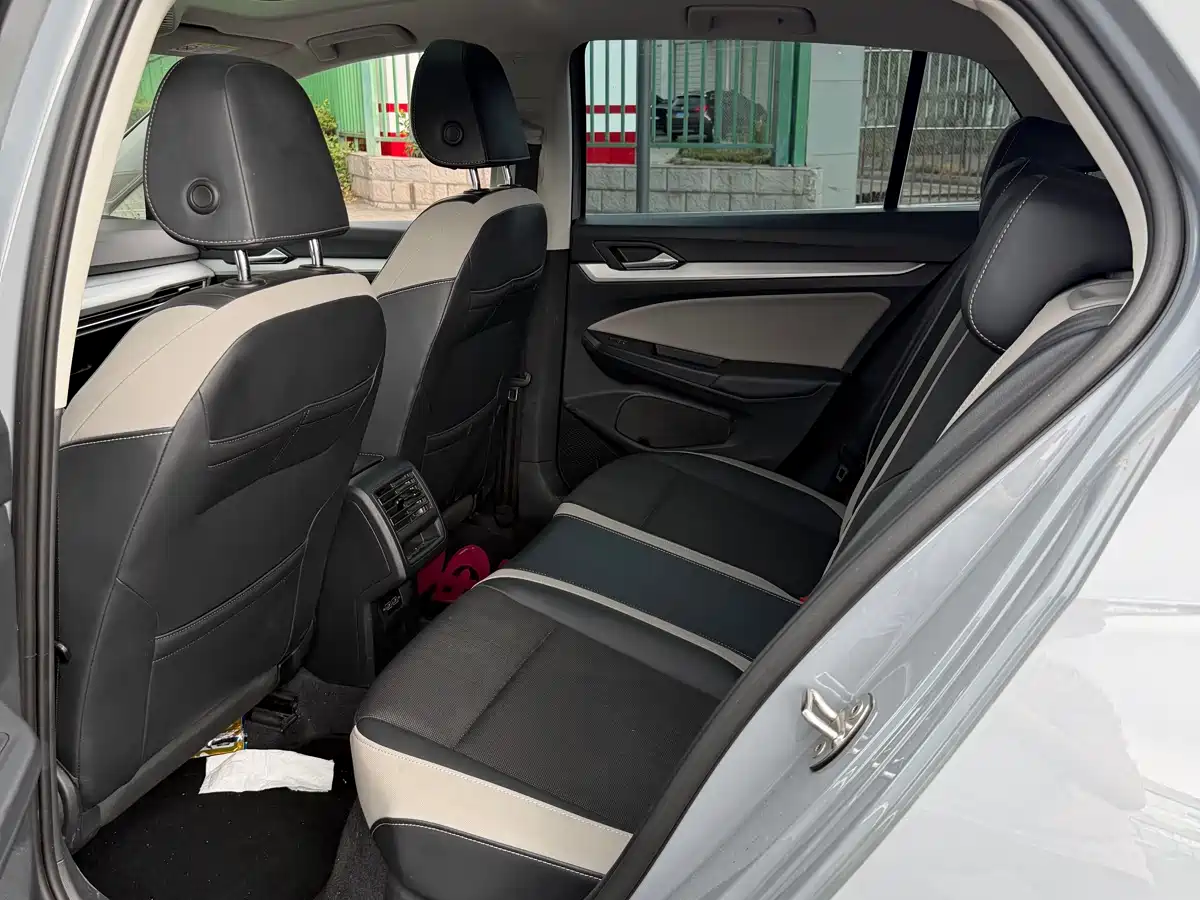 Volkswagen Golf 2021 280TSI DSG R-Line фото 12