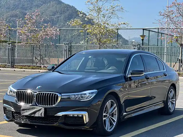 BMW 7 SERIES
