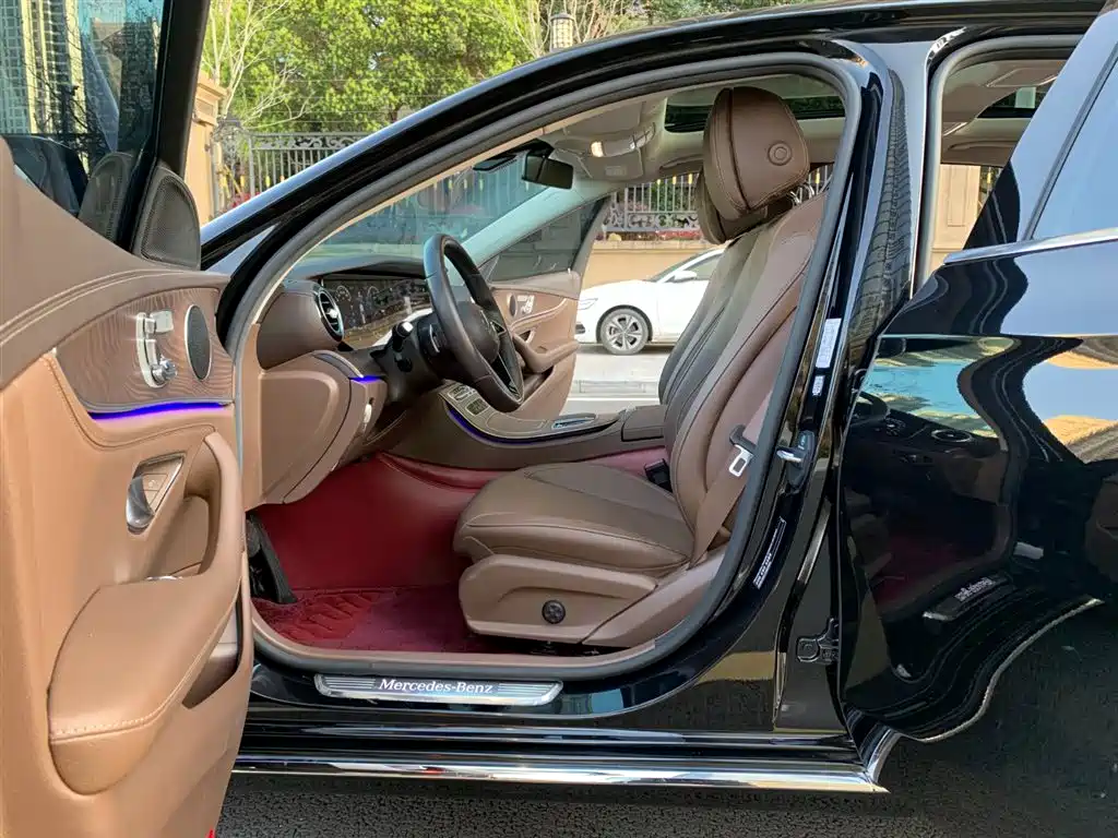 Mercedes-Benz E-Class 2023 E 300 L Fashion фото 16