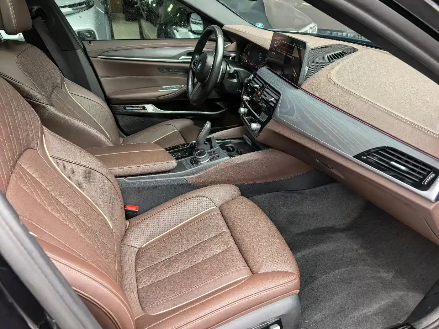BMW 5 Series 2022 530Li Exclusive M Sport Package фото 8