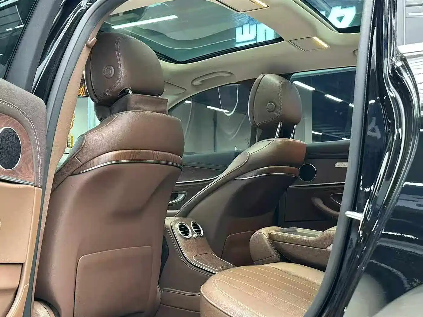 Mercedes-Benz E-Class 2023 E 300 L Fashion фото 6