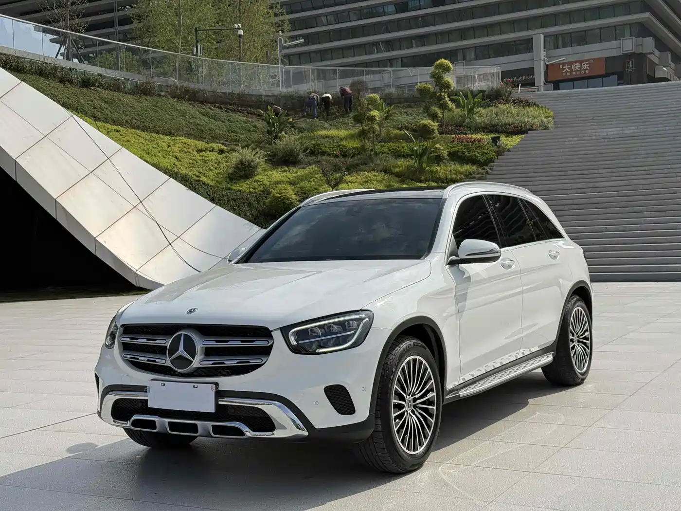 MERCEDES-BENZ GLC