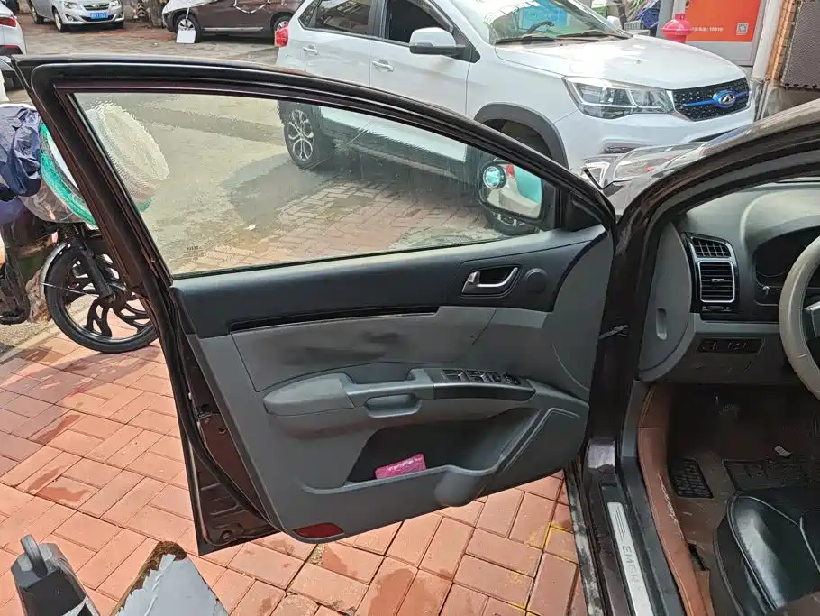 Geely Classic Emgrand 2013 2013 Sedan 1.5L Manual Progressive