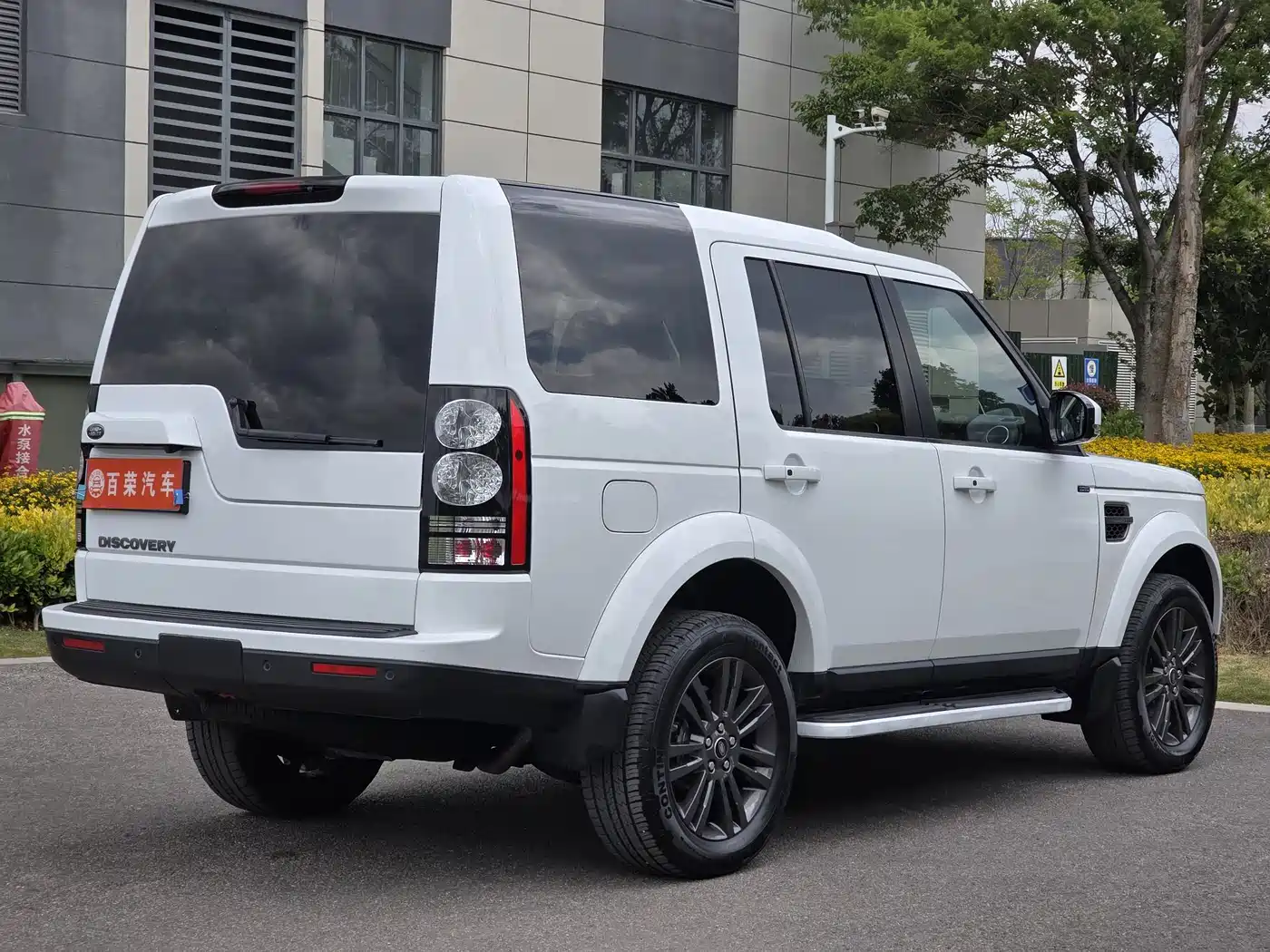 Land Rover Discovery 2016 3.0 SDV6 Black Edition HSE Diesel фото 13