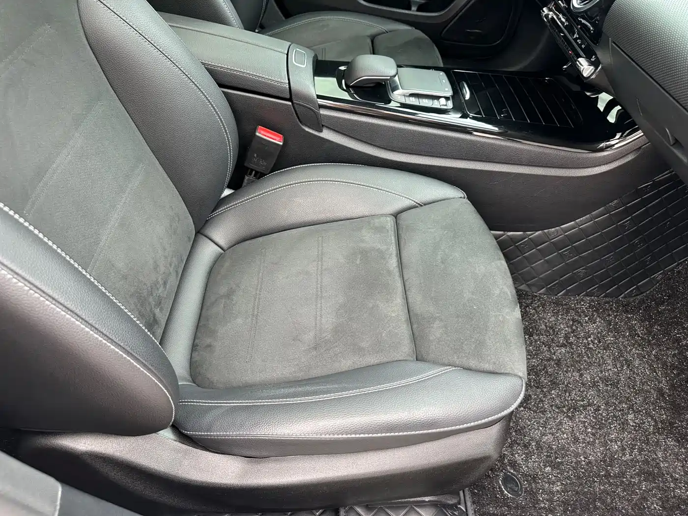 Mercedes-Benz A-Class 2020 A 180 L Sport Sedan фото 15