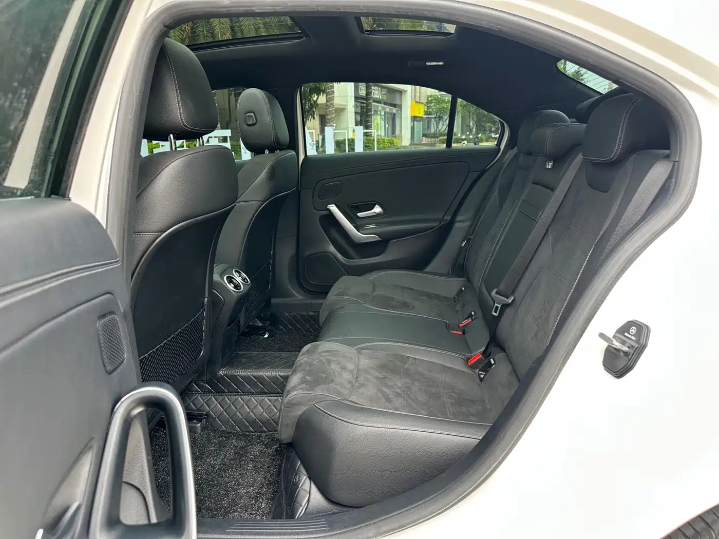 Mercedes-Benz A-Class 2020 A 180 L Sport Sedan фото 8