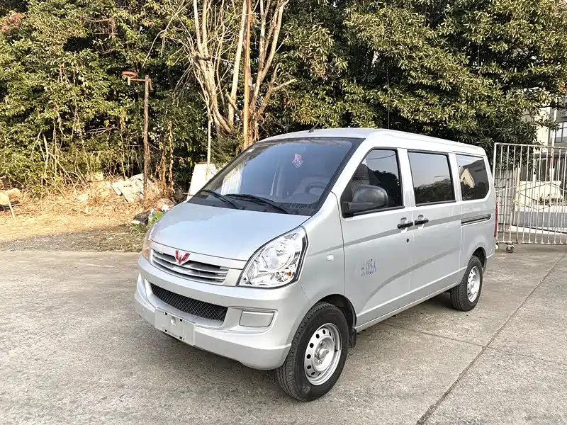 Wuling Motors Wuling Rongguang S 2021 Model 1.2L Standard Power Steering Version 7-Seater LSI